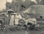 Family meeting at Kahangi Estate in 1940